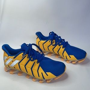 ❗️SOLD❗️Adidas boys Springblade Pro J running shoes size 4